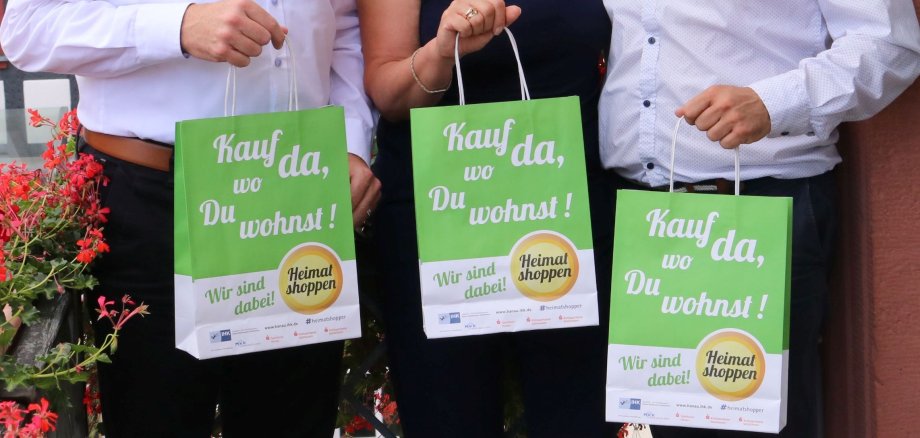 Werbung für die Veranstaltung Heimat shoppen mit verkaufsoffenem Sonntag in Gelnhausen.