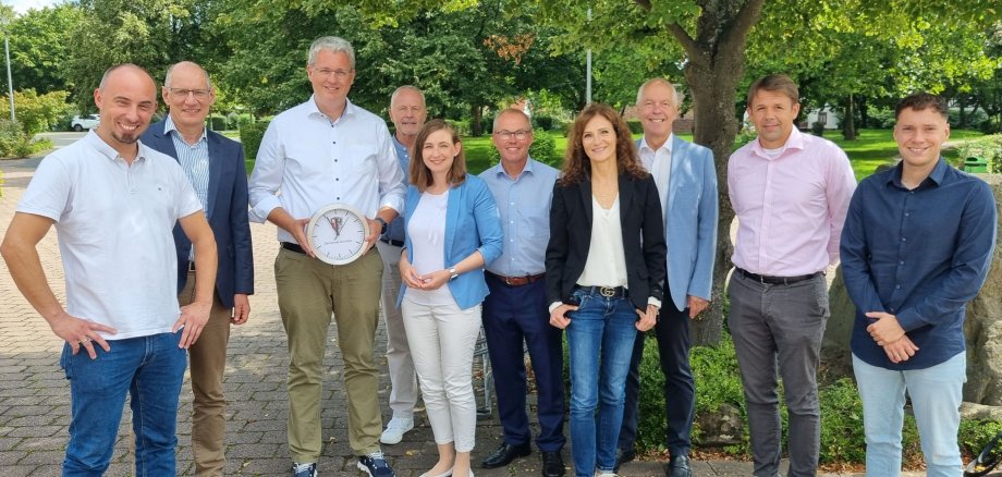 Staatssekretär Burghardt mit Vertretern der Kommunen.