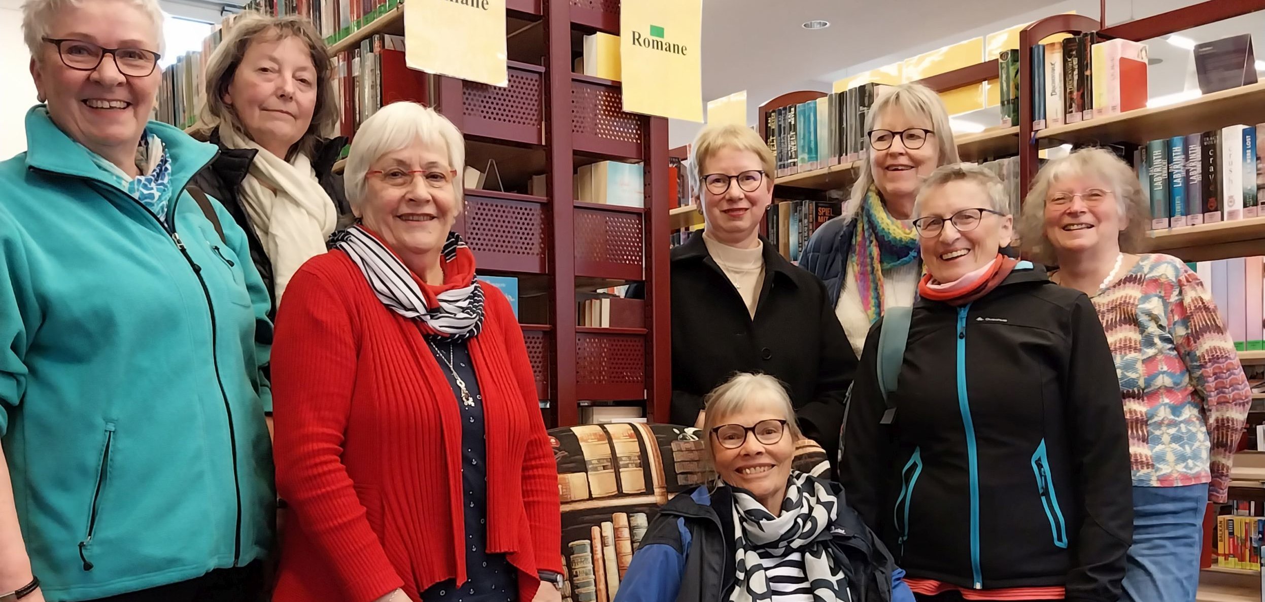 Die Damen des neuen Literaturzirkels.