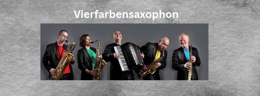 Die Saxophonspieler des Quartetts mit dem Akkordeonspieler.