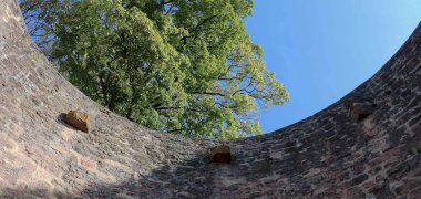 Kirchen und Klöster