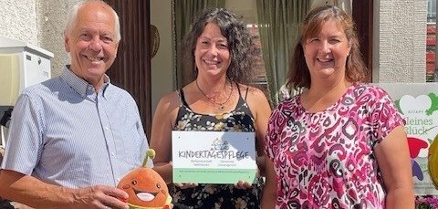 Gruppenbild zur Einweihung der neuen Pflegestelle.