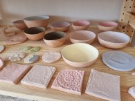 Glasierte Rohlinge aus Ton Glasierte Rohlinge aus Ton