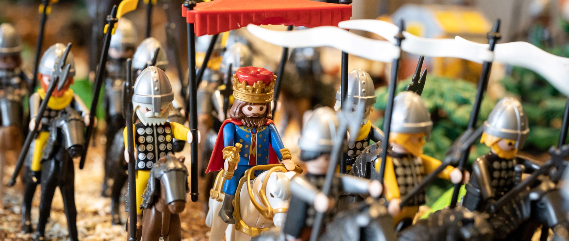 Eine Figuren-Szene vom Feldzug mit Kaiser.