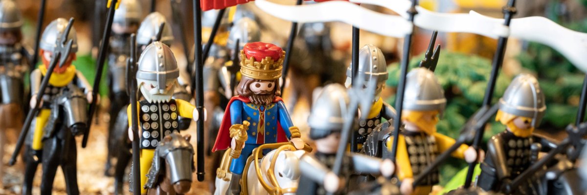 Eine Figuren-Szene vom Feldzug mit Kaiser.